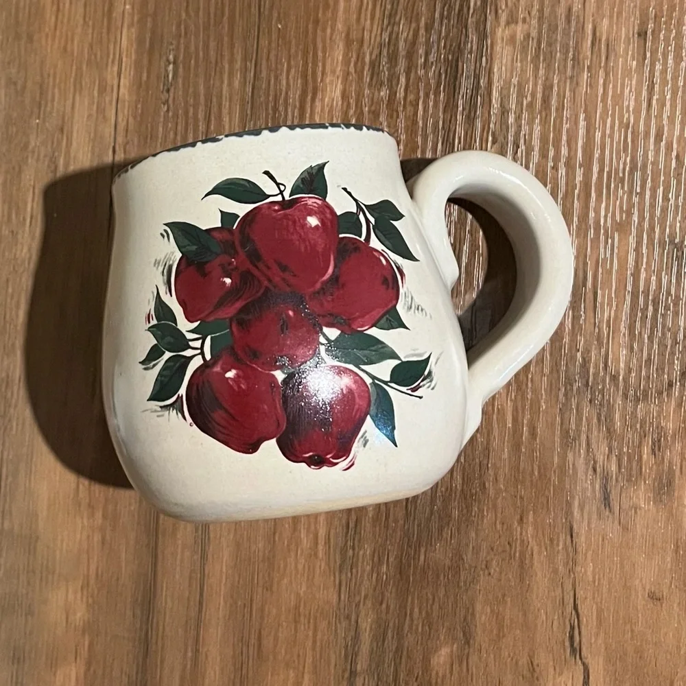 VINTAGE APPLE HOME & GARDEN PARTY Bulbous Stoneware Coffee Mug